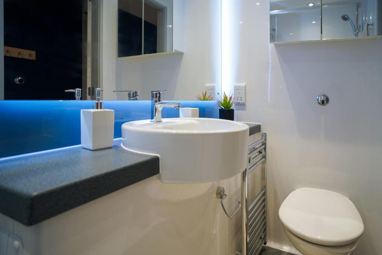 Bright Modern Studios And Private Bedrooms With Shared Kitchen At Straits Meadow Near Edinburgh City Centre Exterior photo