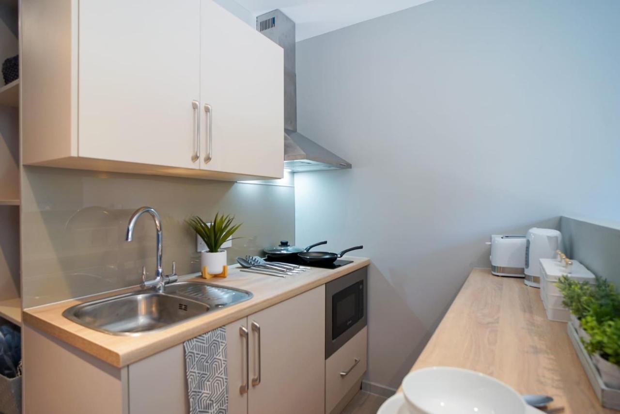 Bright Modern Studios And Private Bedrooms With Shared Kitchen At Straits Meadow Near Edinburgh City Centre Exterior photo
